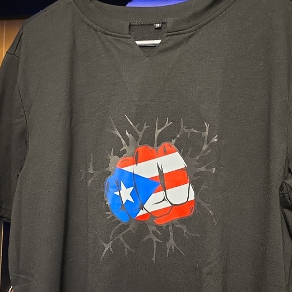 Black T-Shirt with Puerto Rican Flag/Fist - Picture 2 of 2